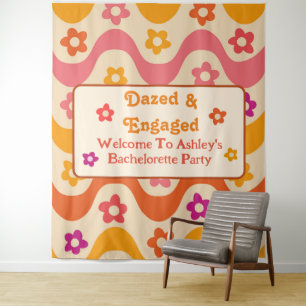 Dazed and Verlobt Retro 70er Junggeselinnen-Abschi Wandteppich