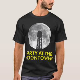 Daziertes und verwirrtes Party am Mondturm T-Shirt