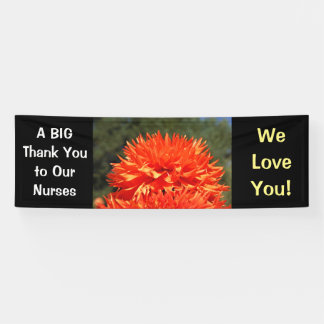 De grandes bannières d'infirmières de Merci nous