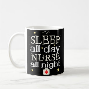 De sommeil tasse de café drôle de poste de nuit