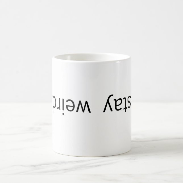 De tasse étrange de séjour (Centre)
