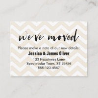 Carte Soft Beige et Blanc Chevron "We've Moved"
