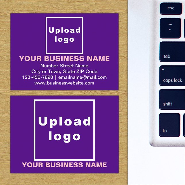 De Visite Marque d'entreprise sur petite carte rectangle vio (The front and back of the purple business card with your brand)