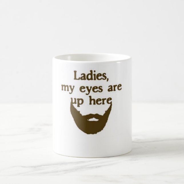 De yeux tasse de barbe ici (Centre)