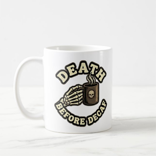 Death Before Decaf | Funny Retro Skull & Coffee  Kaffeetasse (Links)