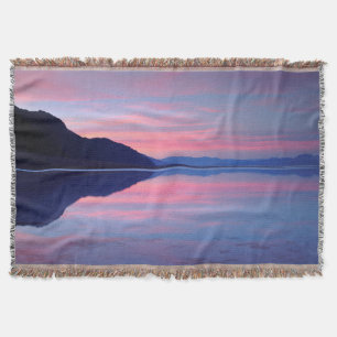 Death Valley Nationalpark. Badwater bei Sonnenaufg Decke