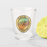 Death Valley Nationalpark Vintage Wandern neben de Schnapsglas<br><div class="desc">Death Valley Vektorgrafik Design. Der Park ist bekannt für den Titus Canyon,  mit einer Geisterstadt und farbenfrohen Felsen,  und die Salinen des Badwater Becken,  Nordamerikas tiefsten Punkt.</div>