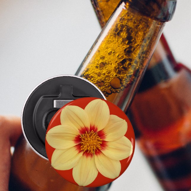 Décapsuleur Dahlia jaune sur la Flore rouge (In Situ Beer Bottle)