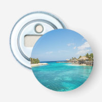Superbe plage tropicale Bleue avec des huttes de c