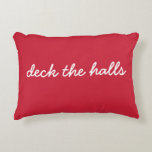 Deck Die Hallen Weihnachtsfeiertag Einfache Skript Dekokissen<br><div class="desc">Mit diesem festlichen roten Kissen mit dem klassischen Satz "Deck the Halls" in elegantem Schriftzeichen fügen Sie Ihrer Zuhause eine Touch Urlaubsjubeln hinzu. Dieses Design ist perfekt zum gemütlichen Verweilen während der Wintersaison geeignet und verleiht Ihrem Dekor einen herzlichen und einladenden Urlaubssinn. Ein großartiger Akzent für Weihnachtswohnzimmer, Schlafzimmer oder als...</div>