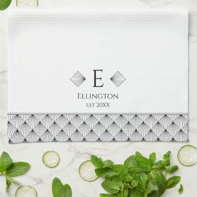 Deco-Deco-Fan Diamond Monogram aus Weiß und Schwar Geschirrtuch (Gefaltet)
