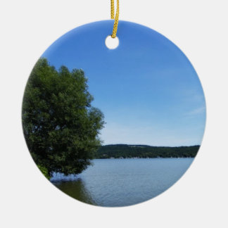 Décoration En Céramique Cieux bleus au-dessus d'ornement de lac Otisco