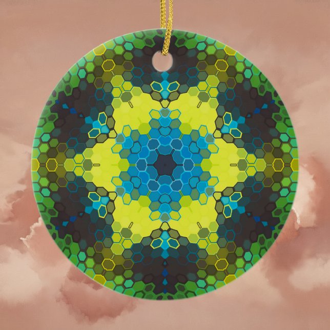 Décoration En Céramique Hex Mandala vert jaune et bleu (Green and Blue Hexagon Mandala Ornament By Wormhole Orbital)