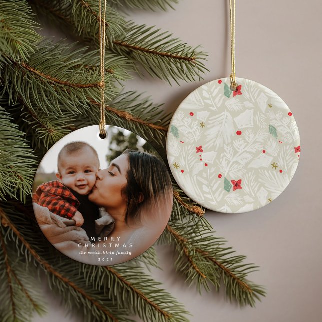 Décoration En Céramique Ivory Festive Botanique (Ivory festive botanical watercolor ornament featuring personalized names and photo.)