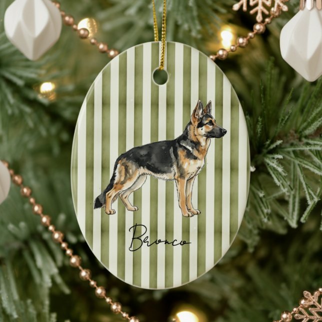 Décoration En Céramique Portrait pour animal de compagnie tiré à la main A (Celebrate the holidays with this timeless, vintage striped pet portrait! )