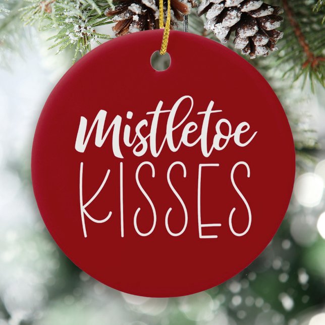 Décoration En Céramique Red Mistletoe Kisses Newlly Photo Noël (A cute newlywed photo ornament, Add your photo and names on the back.)