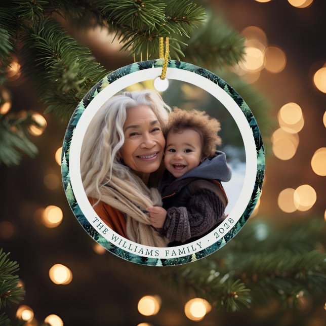 Décoration En Céramique Russe Woodland Famille de Noël Photo (Rustic Woodland Family Christmas Photo Ceramic Ornament)
