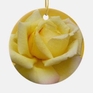 Décoration rose personnalisée par ornement de rose