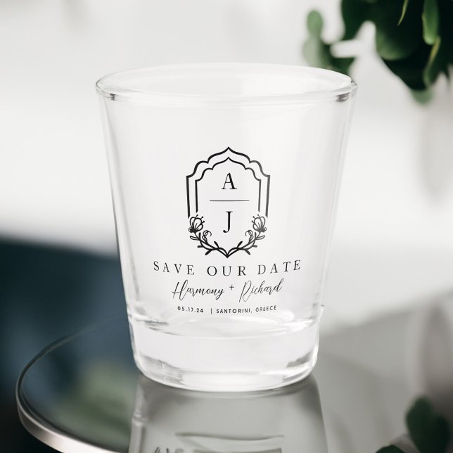 Decorative Floral Wedding Monogram Save the Date Schnapsglas (Decorative Floral Wedding Monogram Save the Date Shot Glass)