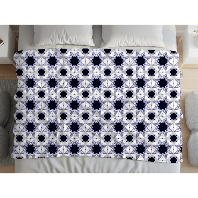 Decorative geometric patterned baby blue star fleecedecke (Von Creator hochgeladen)
