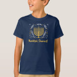 Decorative Menorah Hanukkah T-Shirt<br><div class="desc">Feiern Sie das Festival der Lichter mit diesem dekorativen Hanukkah-T - Shirt mit einer vergoldeten Menorah, umgeben von Blätter, Sternen und Wirbel. Fügen Sie Ihre eigene Nachricht in hellgelb darunter hinzu. Ideal für diese acht verrückten Tage und Nächte! Verfügbar mit passenden Produkten.</div>
