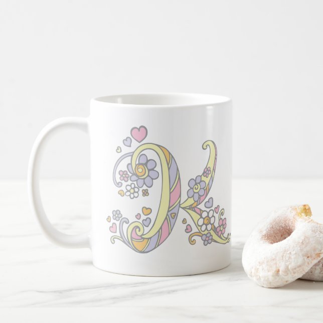 Decorative Monogram K Herz und Blume Tasse (Mit Donut)