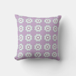 decorative pillow featuring a geometric pattern kissen