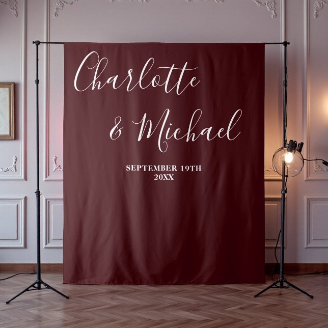 Deep Burgundy Script Minimalist Wedding Backdrop Wandteppich (Von Creator hochgeladen)