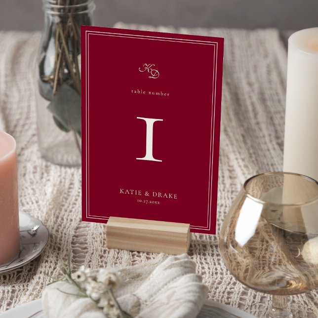 Deep Burgundy Script Wedding Tischnummer (Von Creator hochgeladen)