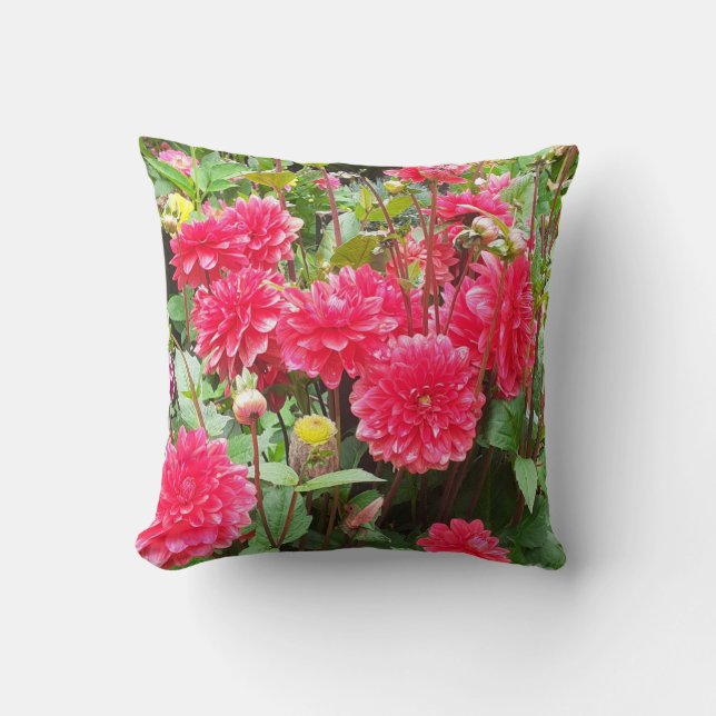 Deep Pink Dahlia Kissen (Vorderseite)