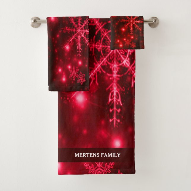 Deep Red Bright Snowflakes Holidays Name Badhandtuch Set (Insitu)