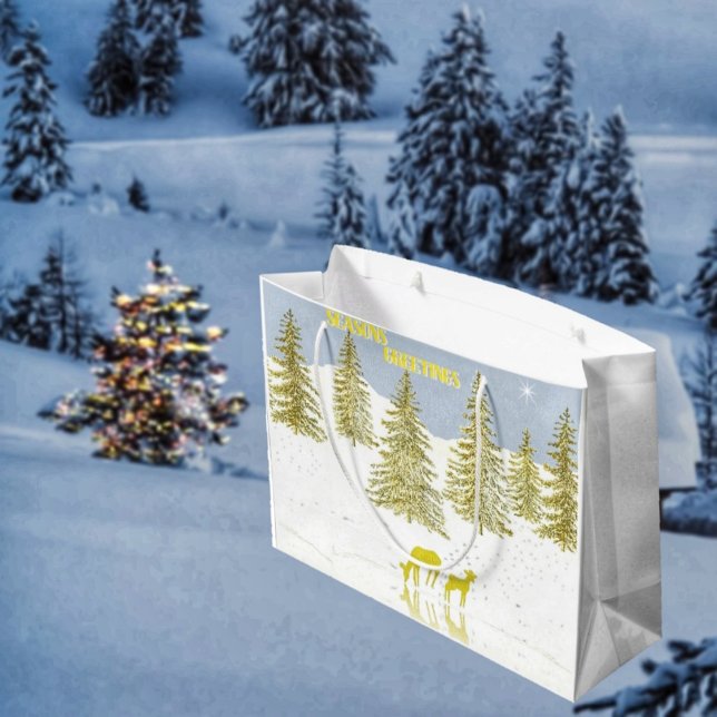 Deer Reflection Große Geschenktüte (This idyllic forest scene, with the deer, brings to mind, a famous Christmas cartoon!)