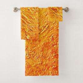 Defekte Wand mit gelber und orangefarbener Textur Badhandtuch Set