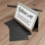 Definition des Set Visitenkarten Dose<br><div class="desc">Ein Editor ist ein Zauberer des Schneideraums, der Ordnung aus dem Chaos zaubert und jeden Rahmen zählt. Dieser schicke Visitenkartenhalter erkennt ihre Hingabe an, das filmische Meisterwerk trotz des Wahnsinns zu perfektionieren.</div>