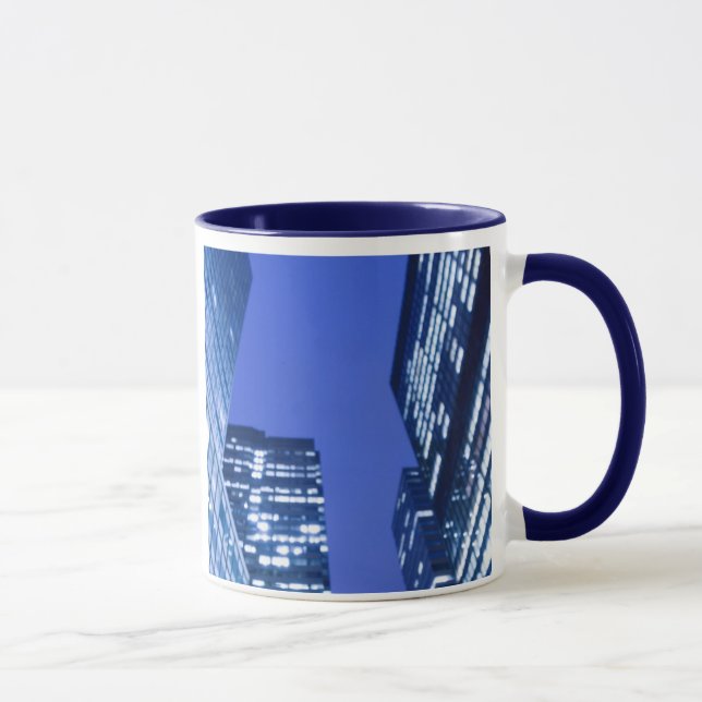Defocused aufwärts Ansicht der Büro-Gebäudefenster Tasse (Rechts)