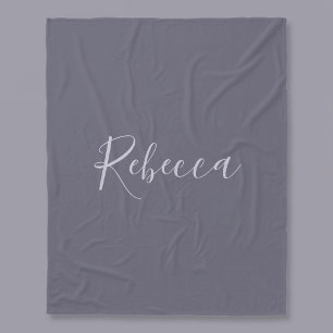 Dein Name Elegante Lavendelschrift auf nebligem Fleecedecke