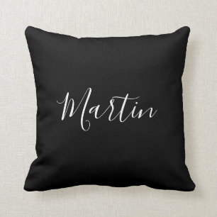 Dein Name   Elegantes weißes Script auf schwarz Kissen
