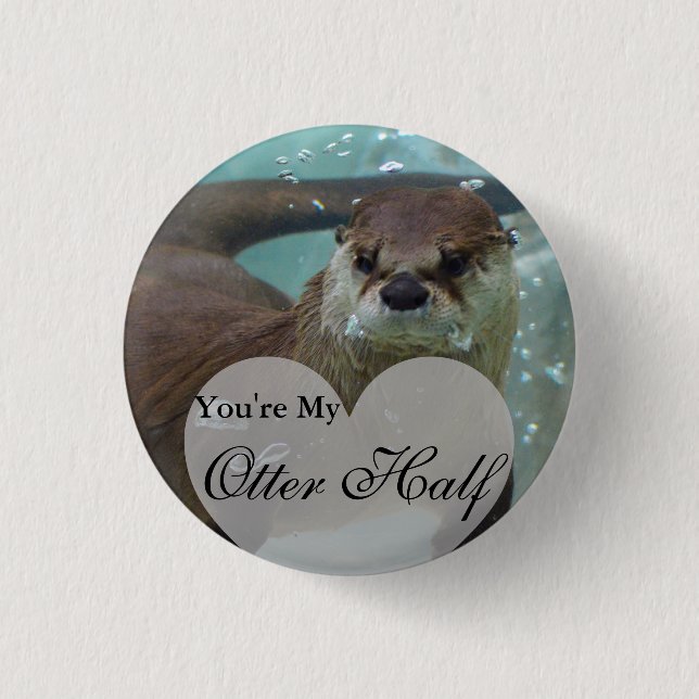 Dein schöner Halbbraun-Fluss Otter Schwimmen Button (Vorderseite)