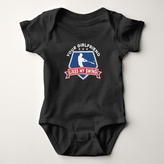 Deine Freundin mag meinen Swing Baseball Player Baby Strampler (Vorderseite)