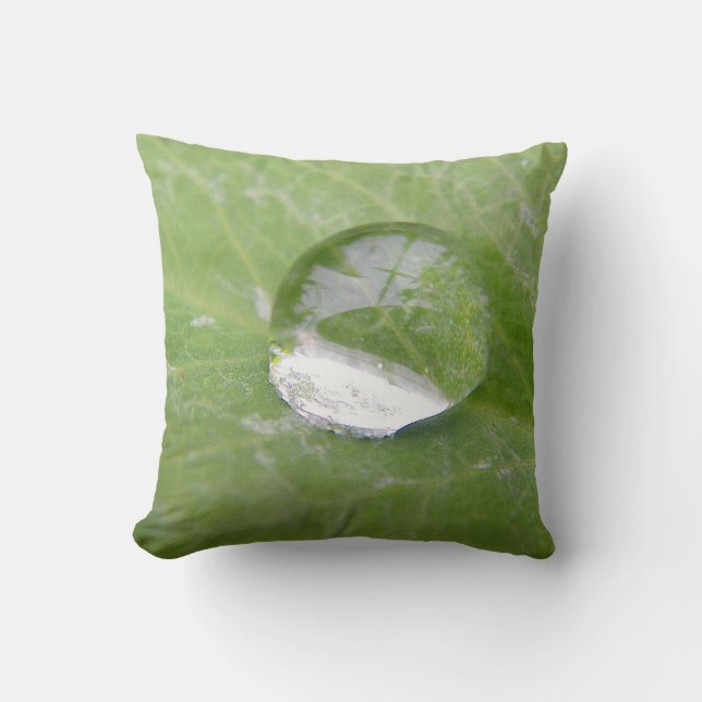 Dekokissen Wassertropfen auf Grünem Blatt (Vorderseite)