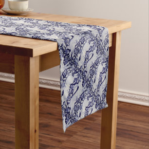 Dekoration aus weißen und blauen Kaninchen Cobalt Kurzer Tischläufer
