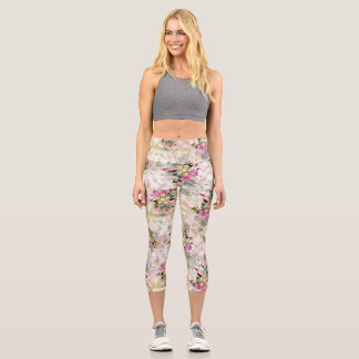 Dekorative Blume nahtlos mit gelber Perle Capri Leggings