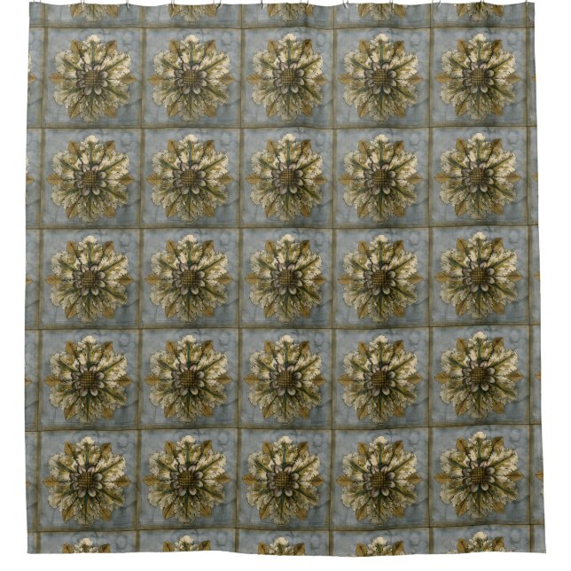 Dekorative Demaskrosette auf grauem Hintergrund Duschvorhang (Vorderseite)