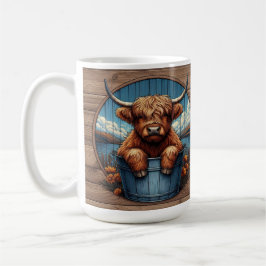Dekorative Hochlandkuh mit rustikaler Landschaft Kaffeetasse