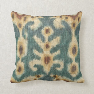 Dekorative Ikat Fabric Design von Chariklia Zarria Kissen
