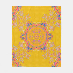 Dekorative Symmetrie Arabesque. Beige, rosa und ge Fleecedecke