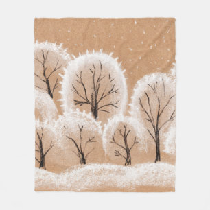 Dekorative weiße Bäume. Winterzweige. Eine Hand Fleecedecke