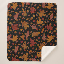 Dekoratives goldenes Herbst-Blätter auf Sherpadecke