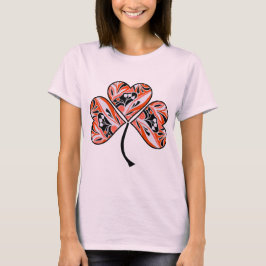 Dekoratives Kleeblatt aus Herzen T-Shirt