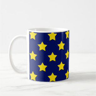 Dekoratives Muster aus blaugelben Sternen Kaffeetasse